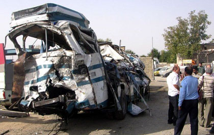 تصادف مرگبار در عوارضی کرج-قزوین (تصویری) www.TAFRIHI.com